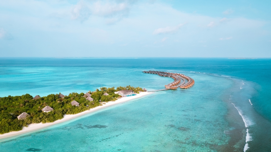 The Jet Pack Dream Lives On – Maldives Resort Workers